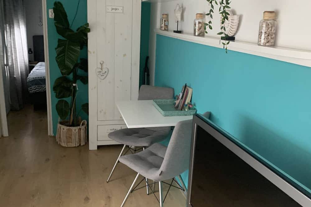 Beach house Jans! Cozy cottage located 2 minutes walk from the beach. in Noordwijk aan Zee, Noordwijk