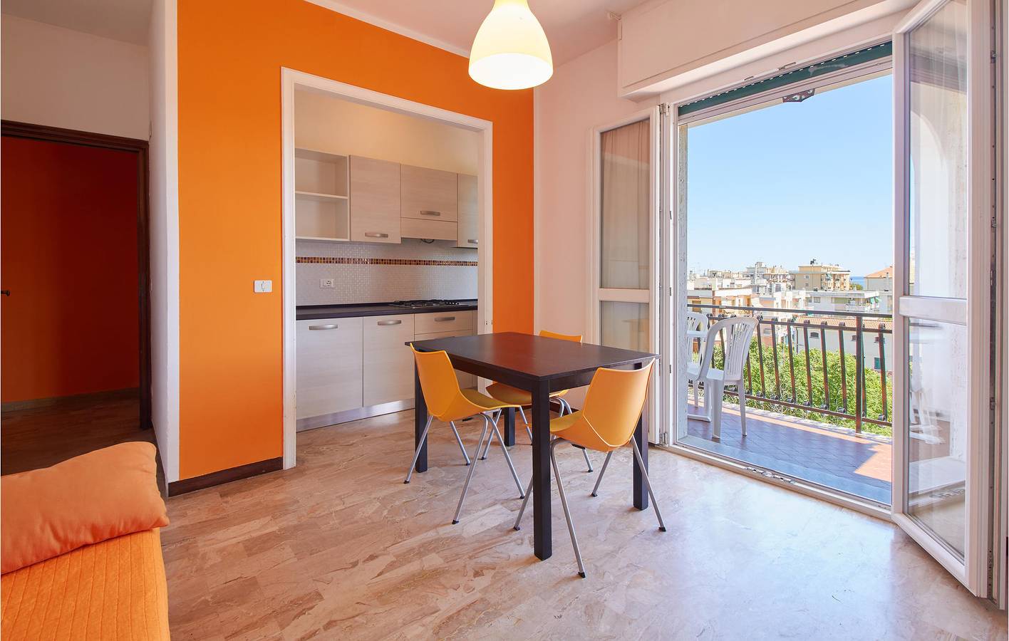 Apartamento vacacional entero, Retiro costero: Piscina, aparcamiento y wifi in Pietra Ligure, Pietra Ligure Municipio