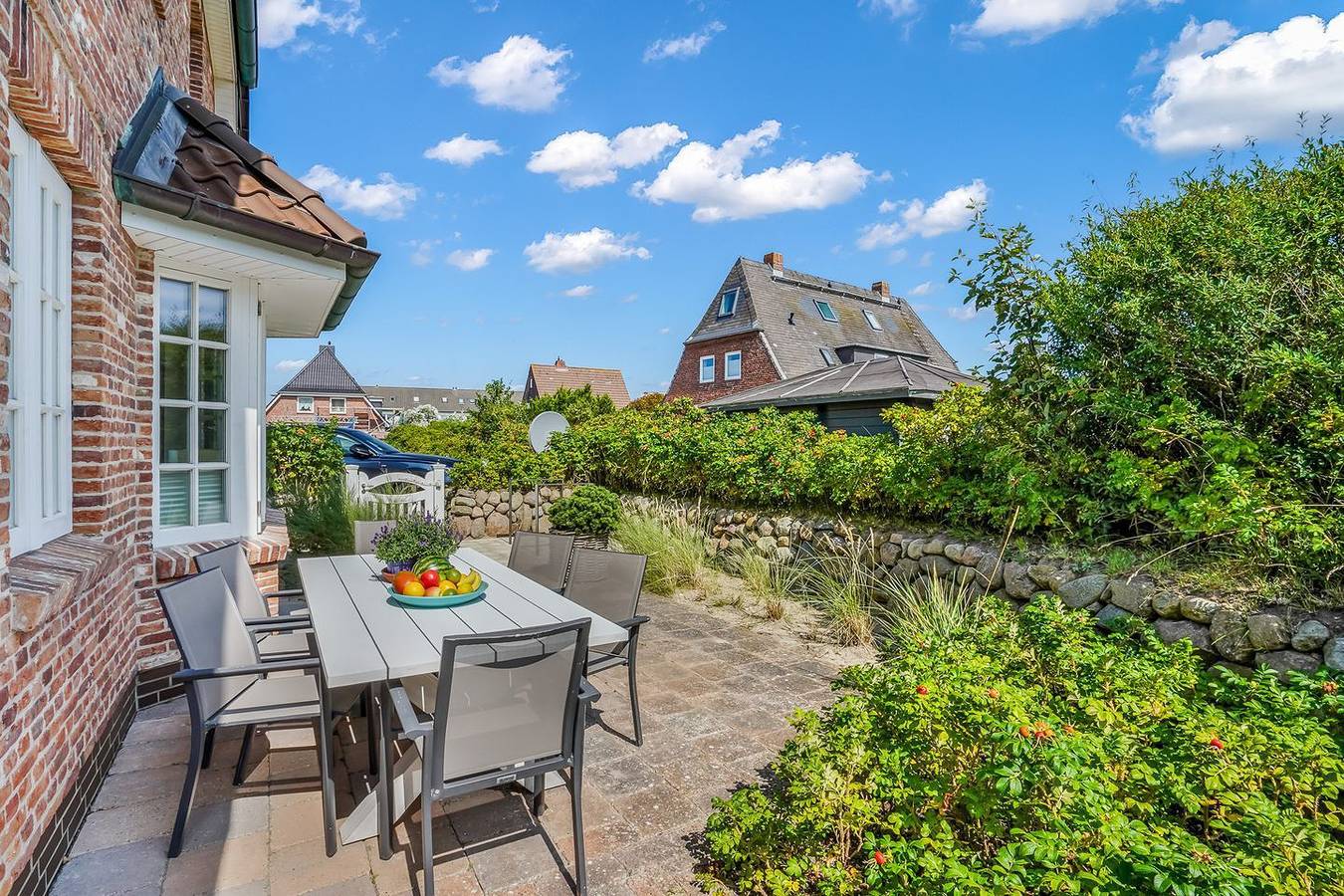 Modernes Ferienhaus mit 3 Schlafzimmern mit Terrasse, Strandkorb und Kamin in Hörnum, Sylt