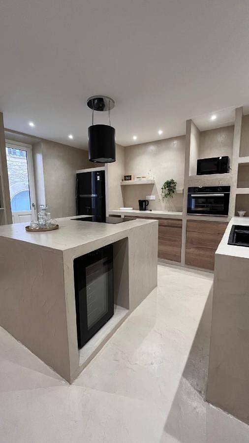 Five-Bedroom House in Valréas, Enclave de Valreas