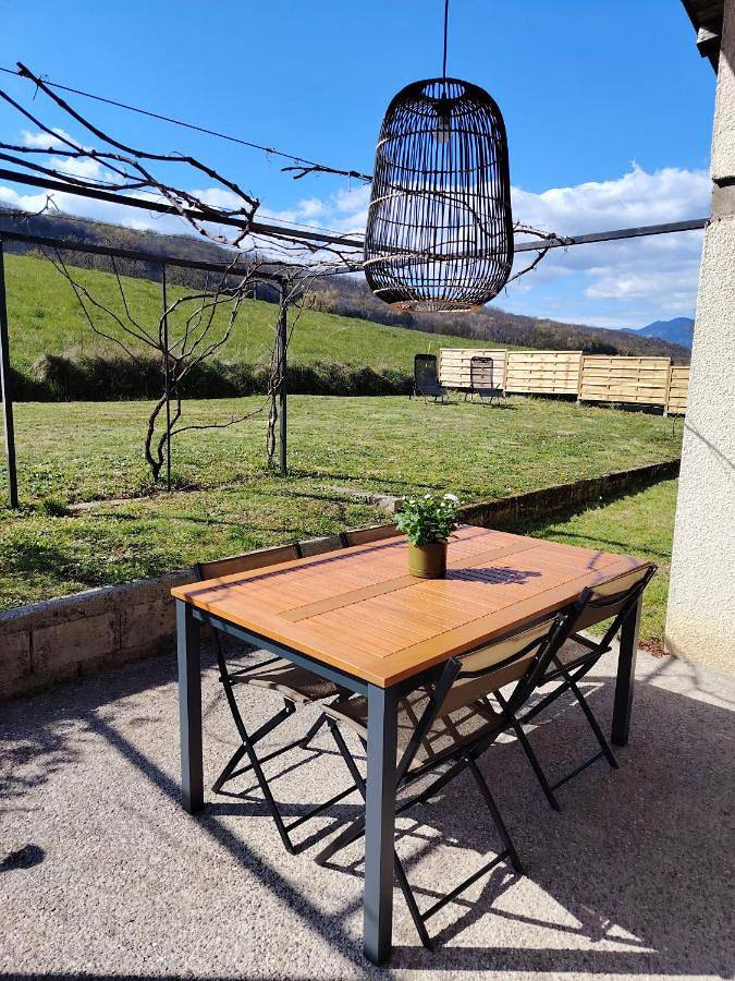 Location de vacances pour 4 personnes, avec jardin et vue dans Saint-Pierre-de-Curtille - 2