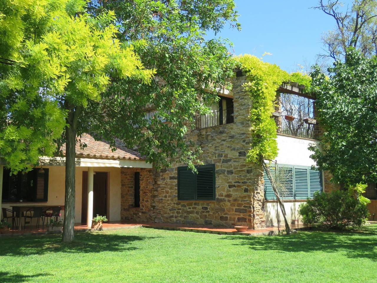 Costabravapartment Casa Ana con piscina, 15 mins a las playas Costa Brava in Camallera, Saus