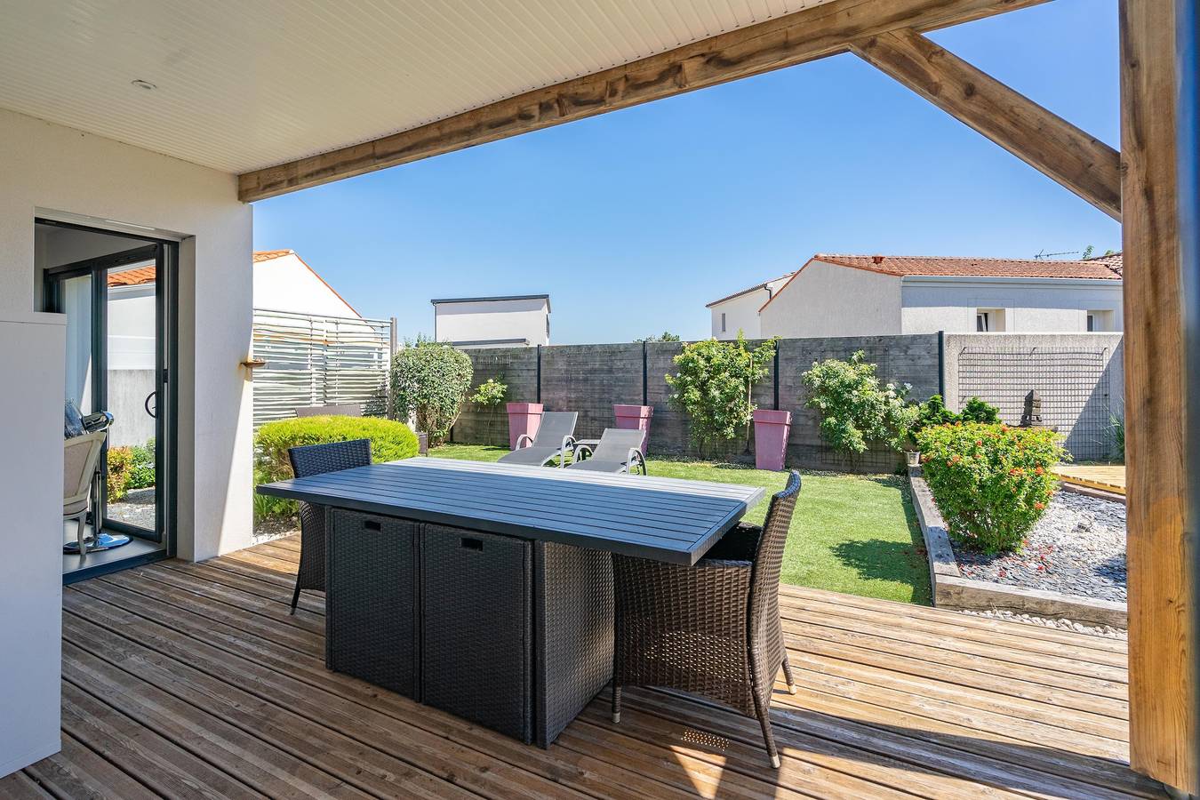 Villa Ganesh en Royan con terraza privada, jardín privado y Wi-Fi in Royan, Côte de Beauté