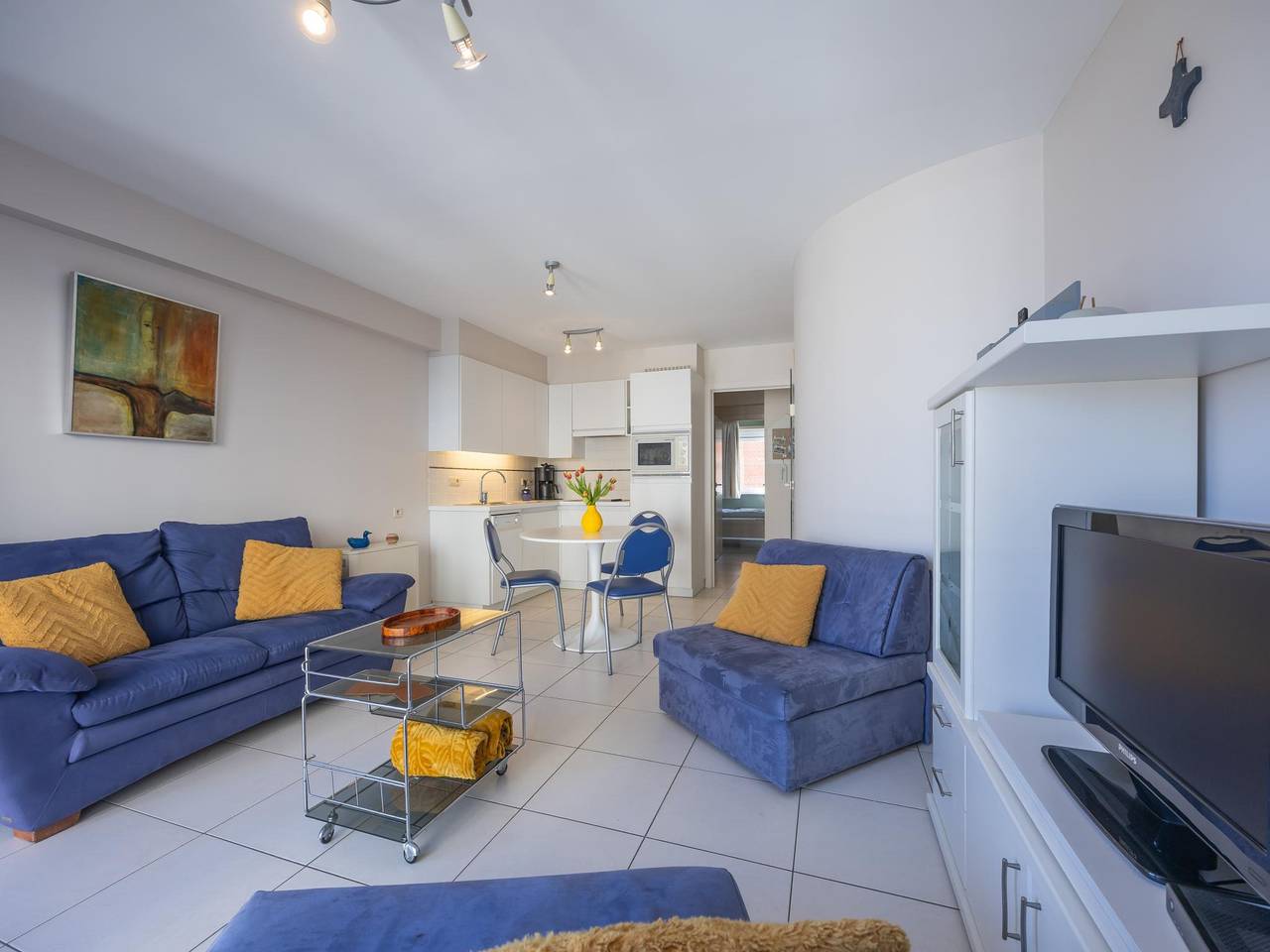 Geheel appartement, Verzorgd appartement met zeezicht in Middelkerke, Belgische Kust
