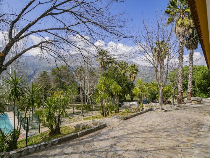 Chalet para 15 personas, con terraza y jardín en Serranía de Ronda - 4