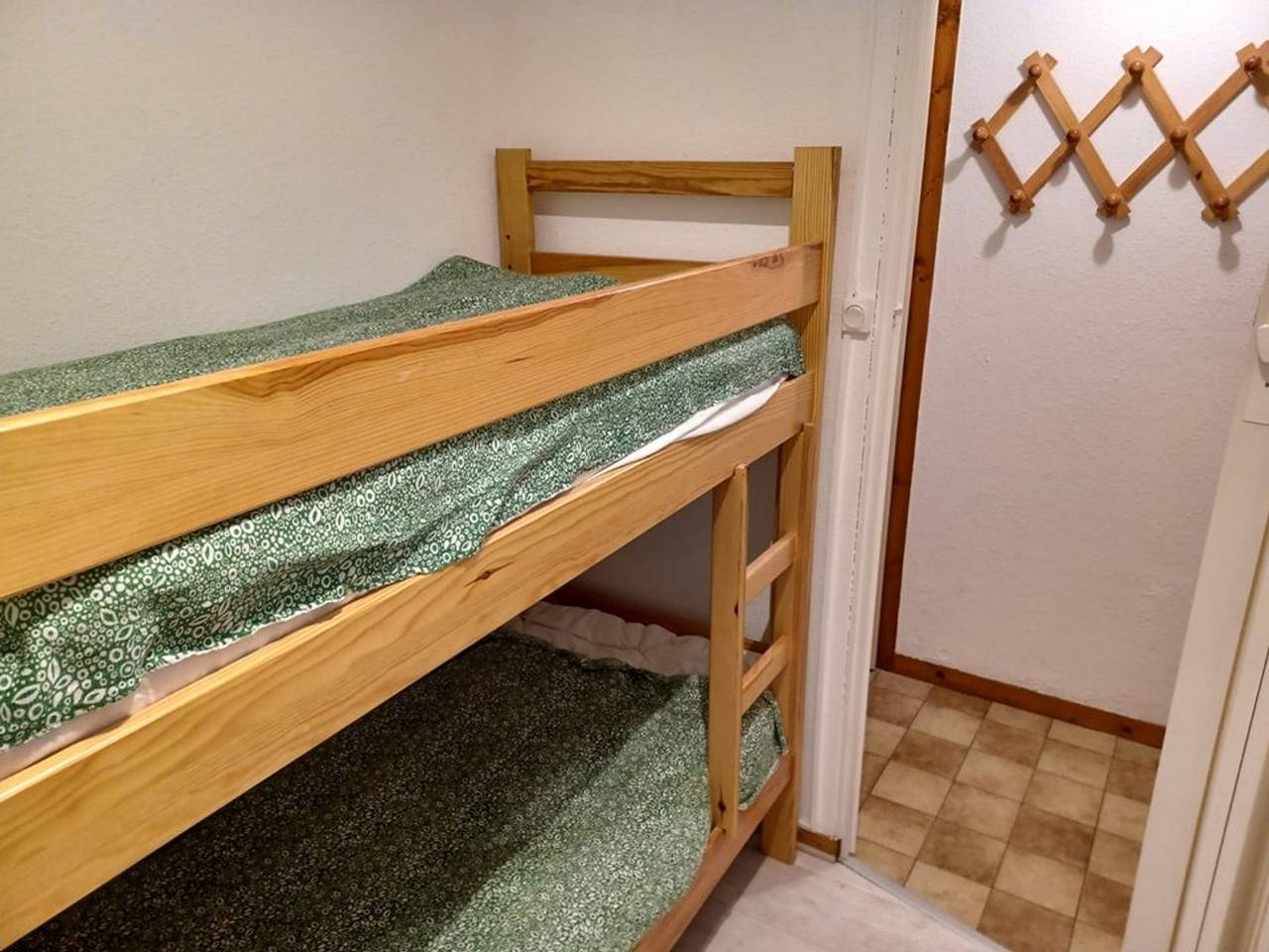 Appartement entier, 2 pièces + cabine avec balcon et kitchenette équipée in Le Biot, Région de Thonon-les-Bains