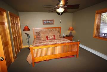 Log Cabin for 8 Guests in Estes Park, Larimer County, Picture 3