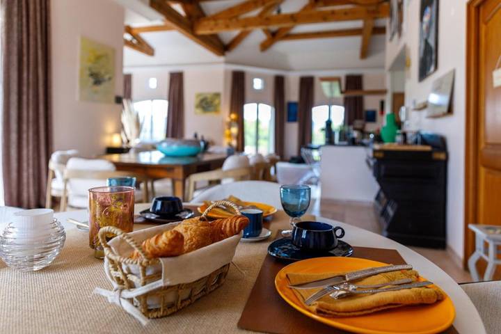 Maison d’hôte pour 2 personnes, avec jardin et piscine à Mallemort - 2