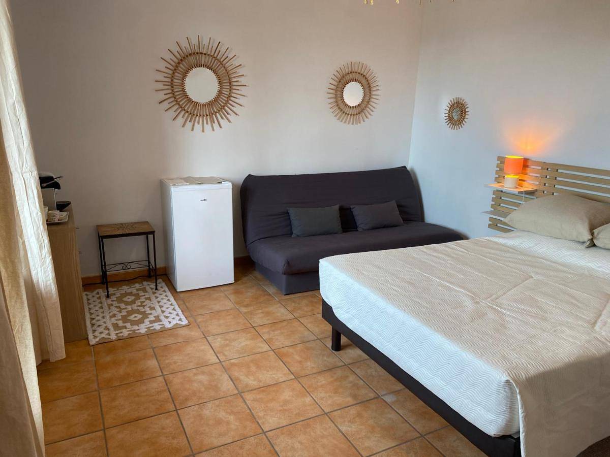 Double Room with Pool View in Vidauban, Région de Draguignan