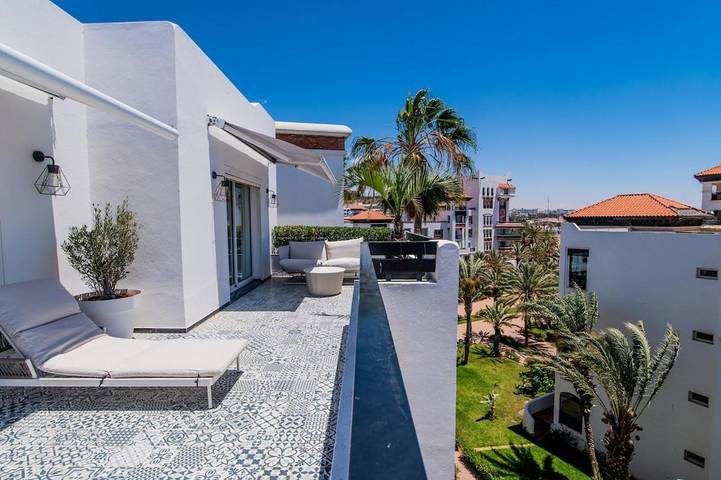 Location de vacances pour 6 personnes, avec vue et jardin ainsi que piscine et vue sur le lac à Agadir