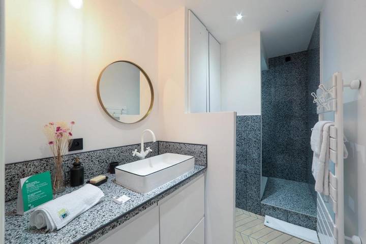 Gîte pour 3 personnes dans Office de Tourisme d'Aix les Bains - 3