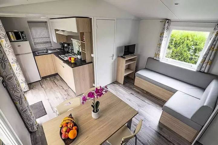 Mobil home pour 4 personnes, avec terrasse à Touquin