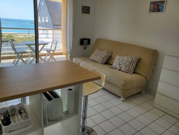 Bright Studio with Sea View, Beach and Town Center on Foot