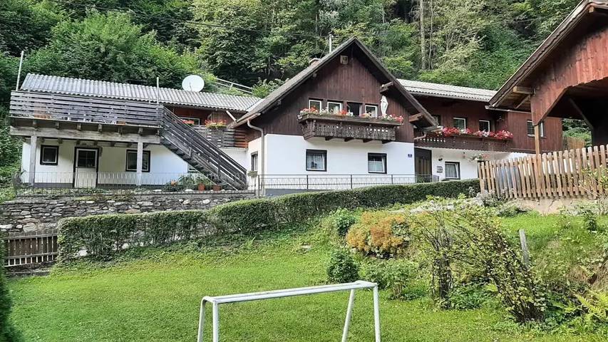 Ferienhaus für 11 Personen, mit Terrasse