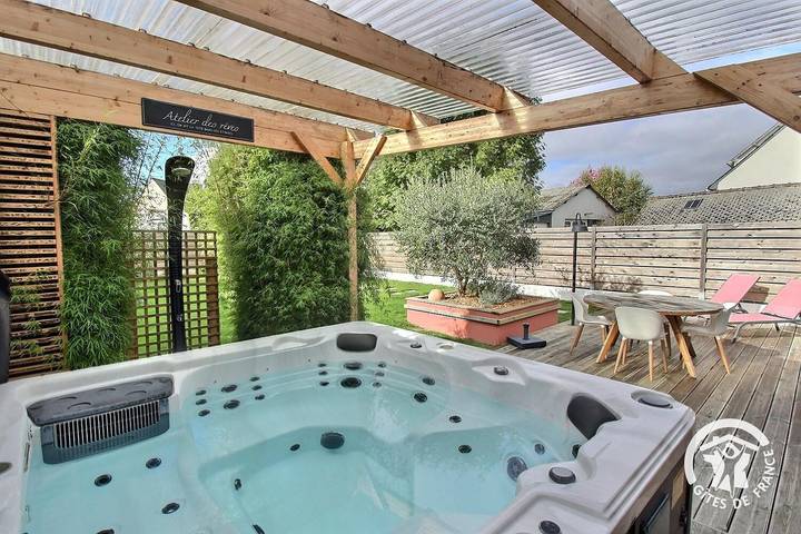 Maison de vacances pour 4 personnes, avec jacuzzi et jardin ainsi que terrasse et sauna à Langueux