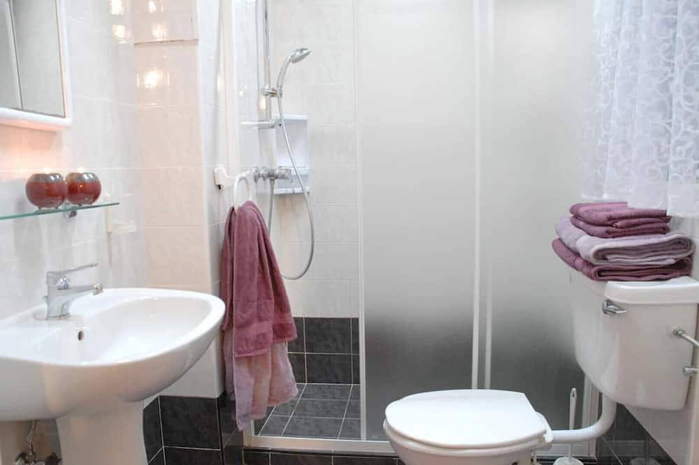 Ganze Wohnung, Superb villa 3, inviting pool and spacious outside space.Fully airconditioned. in il-Mellieha, Mellieha