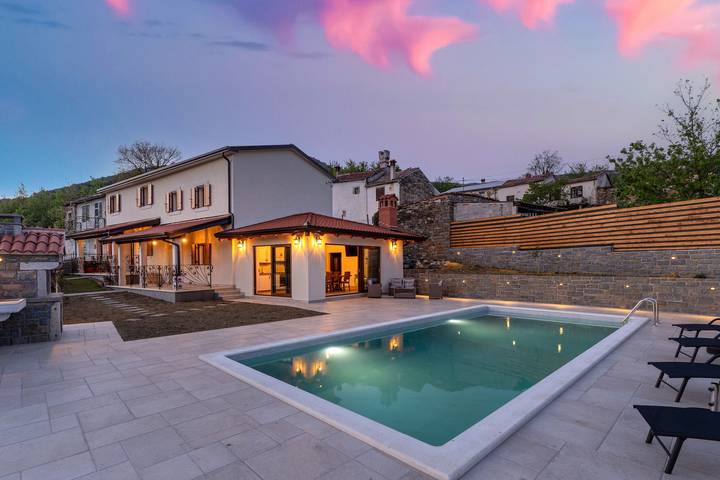 Ferienhaus für 8 Personen, mit Pool und Terrasse in Buzet