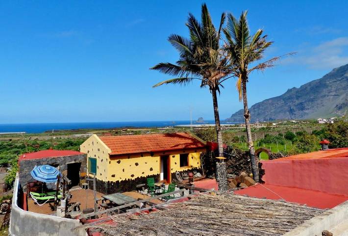 Casa rural para 4 personas, con Terraza además de Jardín y Vistas en Frontera 