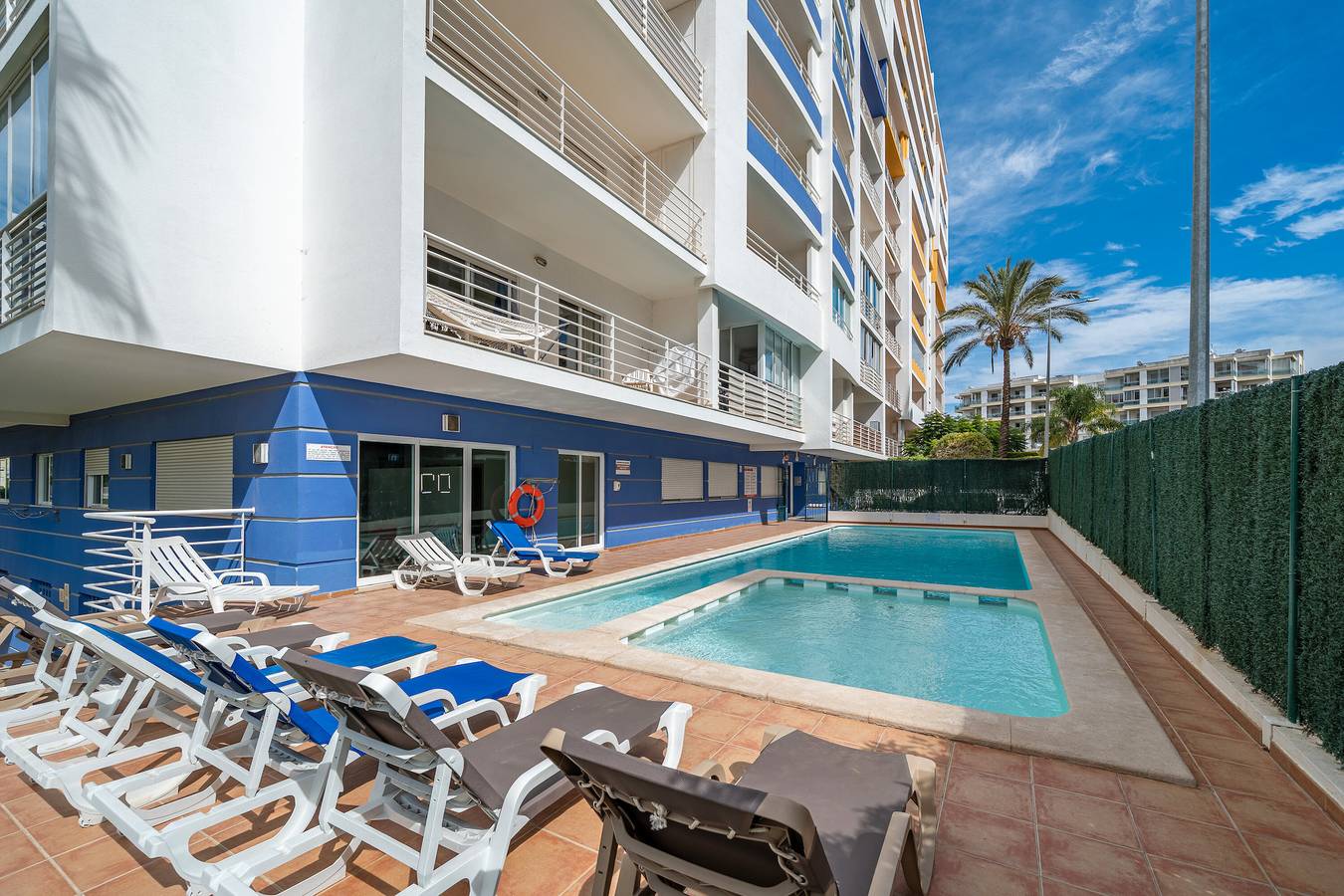 Appartamento intero, Appartamento 'Casa Shanti' con Piscina Condivisa, Wi-Fi e Aria Condizionata in Praia da Rocha, Portimao