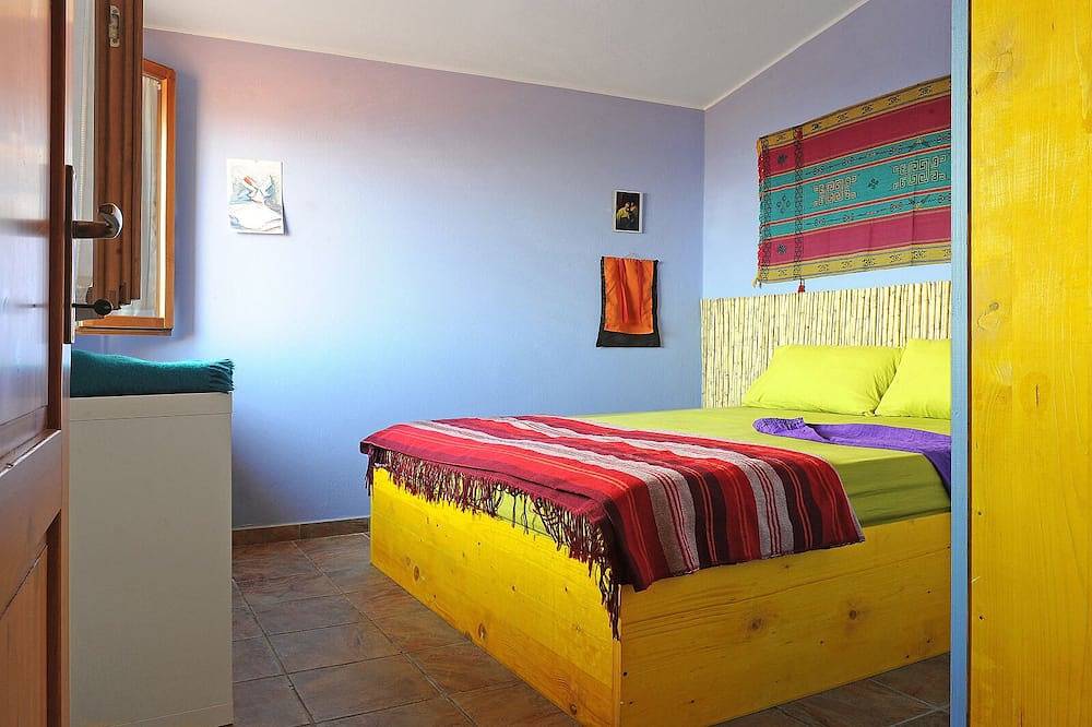 Villino nuovo, vista sul blu dalle rocce rosa. Tra S.Margherita e Chia. in Eden Rock, Cagliari e Dintorni