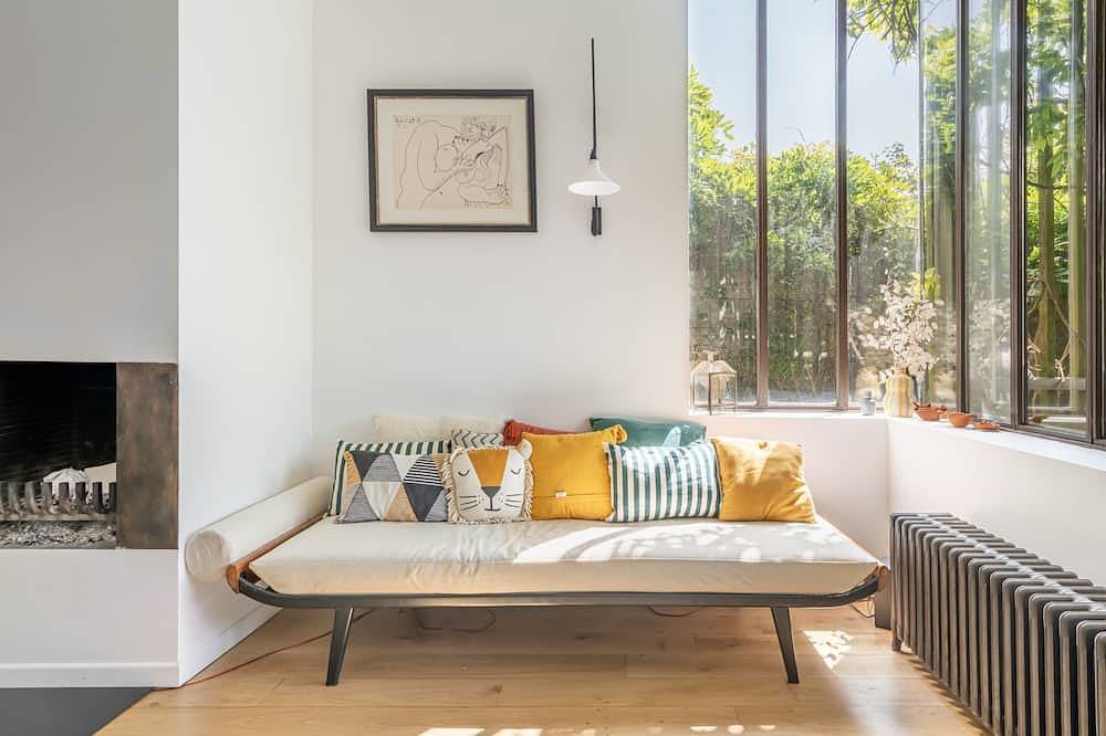 Spacious architect-designed home, perfect for families—near Disneyland and Paris in Montreuil, Sena-Saint Denis