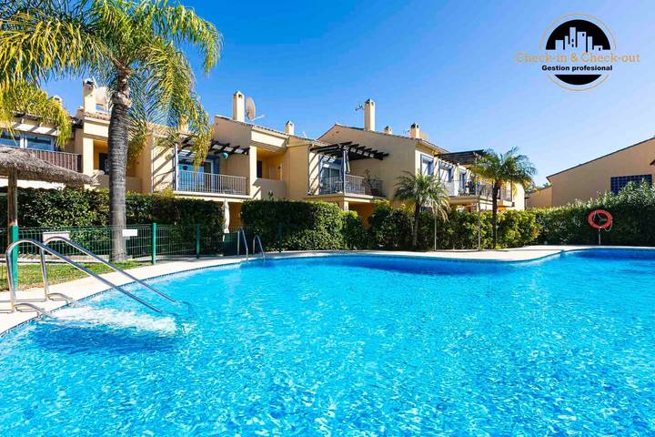 Ferienhaus 'Adosado Puerto Banús Relax' mit privatem Pool, WLAN & Klimaanlage in Marbella West, Marbella
