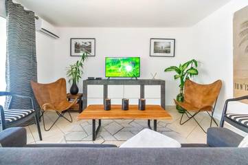 Gîte pour 4 personnes, avec vue et terrasse dans Plage des Roches Noires