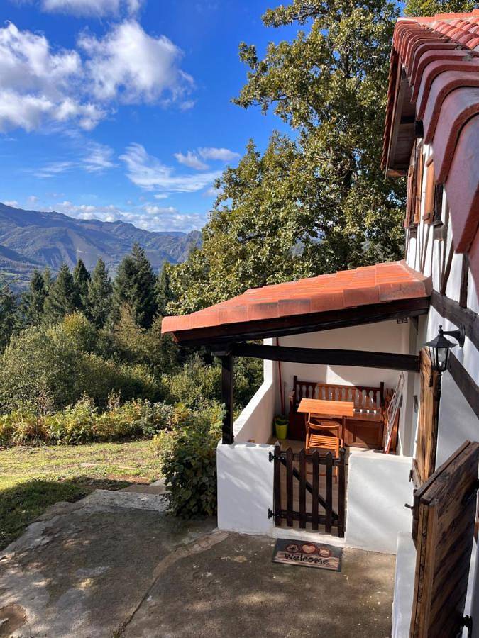 Casa rural para 3 personas, con jardín y vistas en Quirós - 2