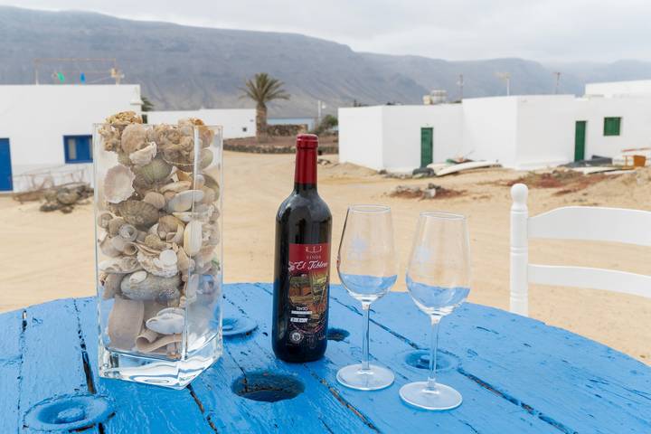 Ferienhaus 'Azul' mit Meerblick, privater Terrasse und Wlan in La Graciosa, Parque Natural Archipiélago Chinijo
