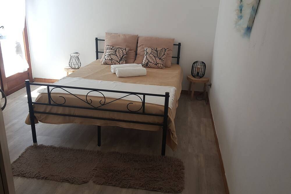 South-facing vacation home in Istres, Istres region