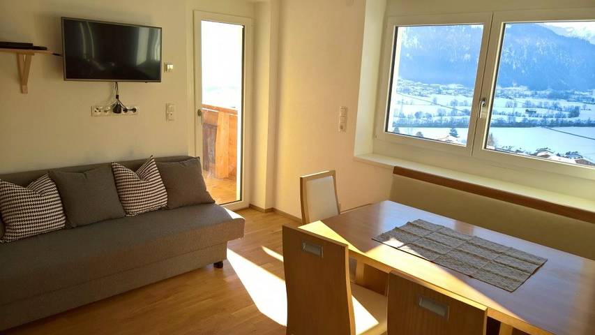Ganze Ferienwohnung, Apartment City in Bruck am Ziller, Bezirk Schwaz