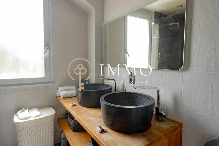 Gîte pour 2 personnes, avec terrasse à L'Haÿ-les-Roses - 2