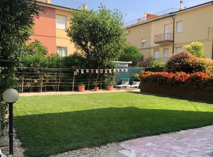 Casa vacanza per 6 persone, con Terrazza e Giardino a Numana
