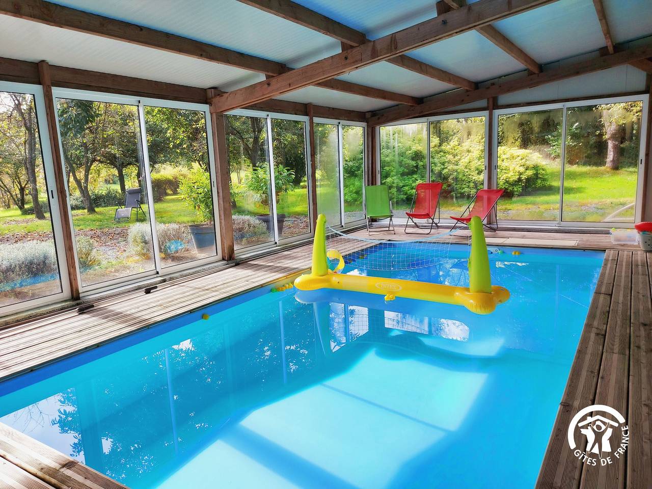 Gîte de pesca para 8 personas con piscina y naturaleza in Saint-Thomas-de-Courceriers, Mayenne (desambiguación)