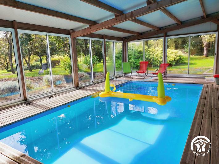 Gîte pour 8 personnes, avec jardin ainsi que piscine et terrasse, animaux acceptés dans Mayenne - 4