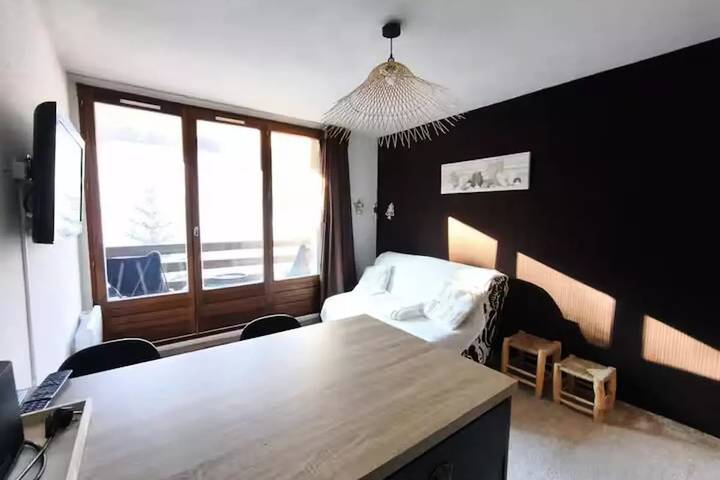 Gîte pour 4 personnes, avec balcon à Enchastrayes