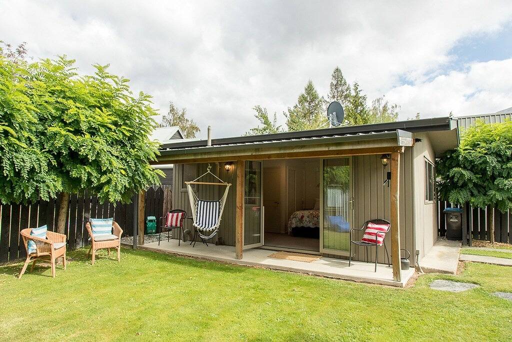 Arrowtown: Unabhängiger, neu renovierter Schlafbereich im hinteren Bereich des privaten Abschnitts in Arrowtown, Otago