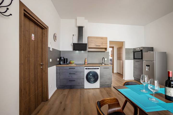 Ganze Wohnung, 2 Zimmer Apartment 2-3 mit Wi-Fi in Lübeck (Stadt), Lübeck
