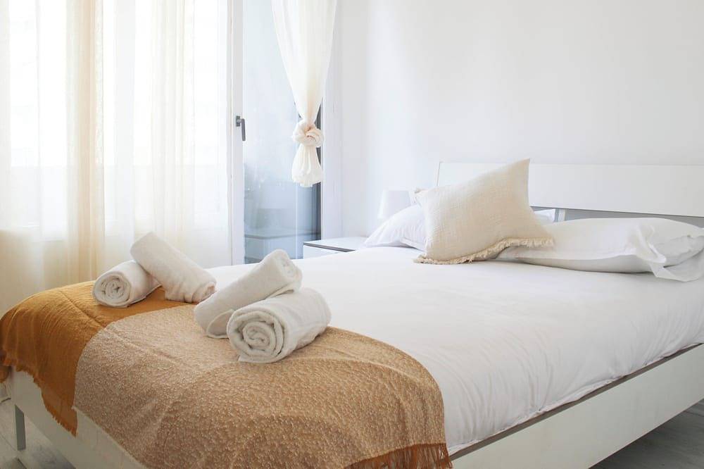 Entire apartment, Charming T3 with two balconies in Bagnolet in Bagnolet, Seine-Saint-Denis