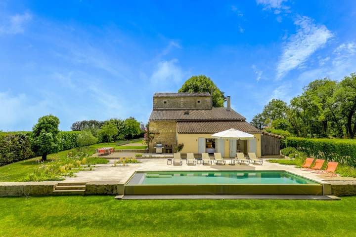 Location de vacances pour 10 personnes, avec piscine à Puisseguin