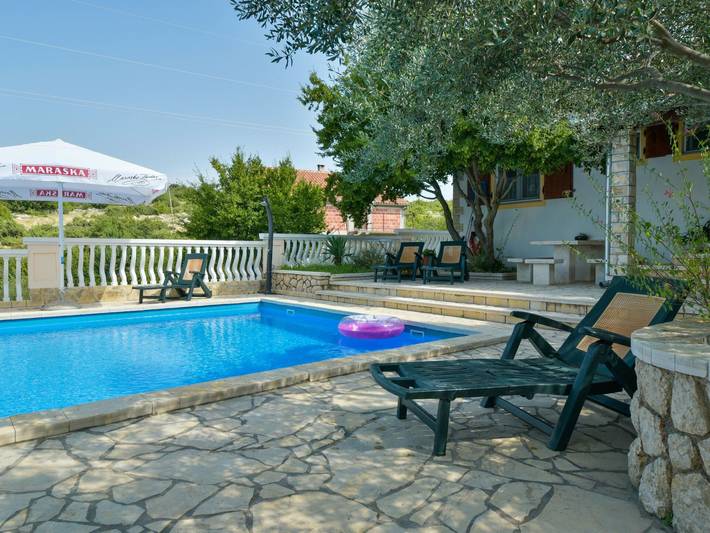 Ferienhaus für 6 Personen, mit Terrasse und Garten in Zadar - 3
