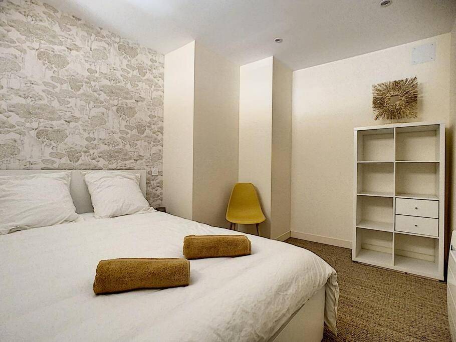Appartement entier, [L'Abbat-Jour] Le Béryl • Plein Sud • Thermes in Bagnères-de-Bigorre, Hautes-Pyrénées