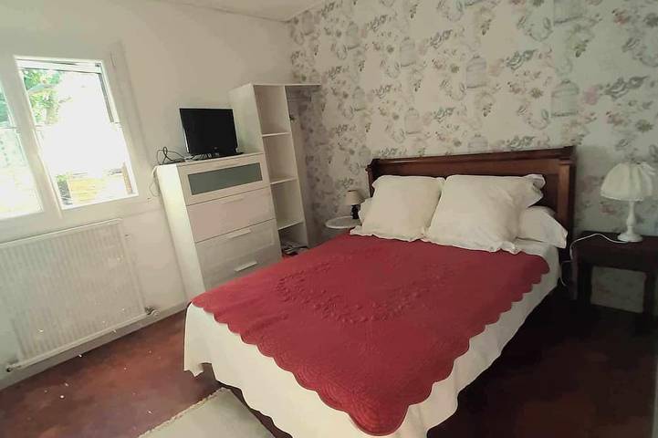 Gîte pour 4 personnes, avec terrasse et jardin à Entraigues-sur-la-Sorgue - 2