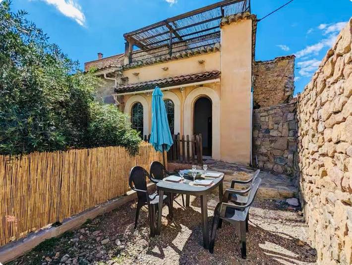 Gîte pour 4 personnes, avec balcon et vue à Bize-Minervois - 2