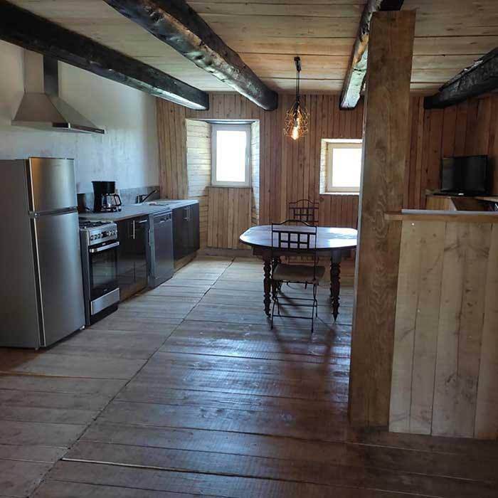 Appartement entier, Two-Bedroom Apartment with Mountain View in Mazan-l'Abbaye, Ardèche