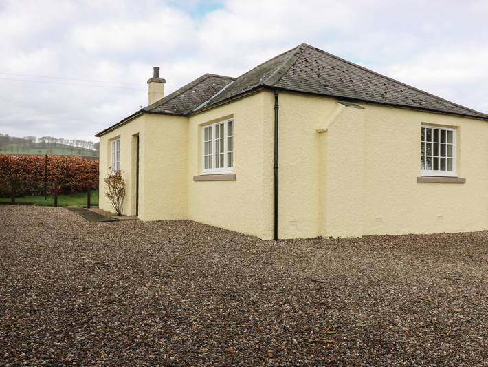 Cottage for 4 people, with garden, with pets in Angus