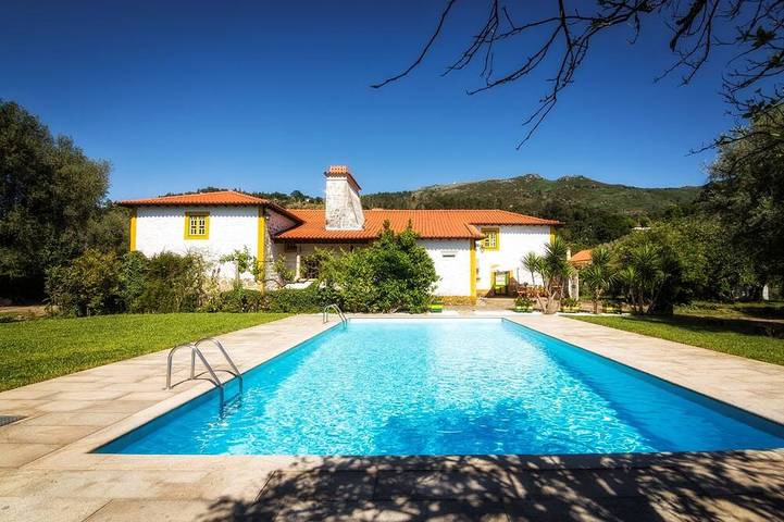 Gîte pour 10 personnes, avec balcon et jardin, animaux acceptés dans Facha