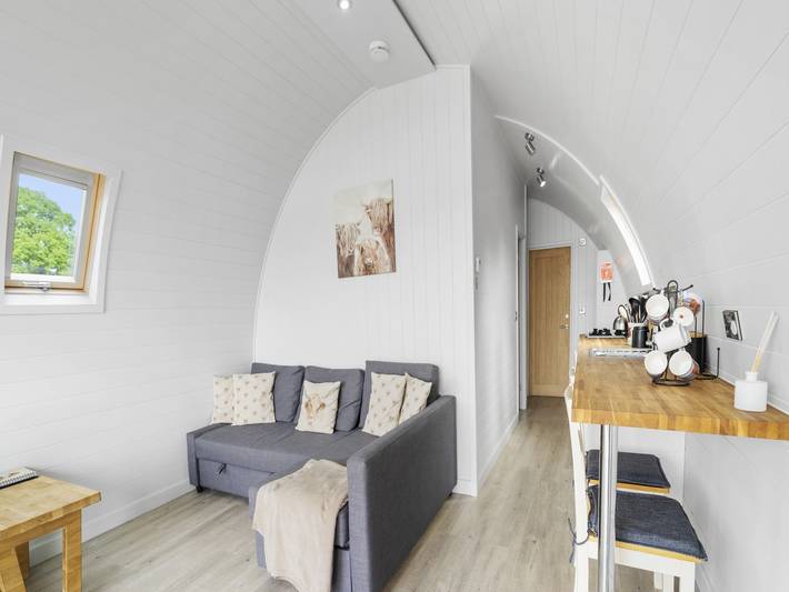 Apartment for 6 people, with Terrace and Hot tub as well as Garden in Hertfordshire