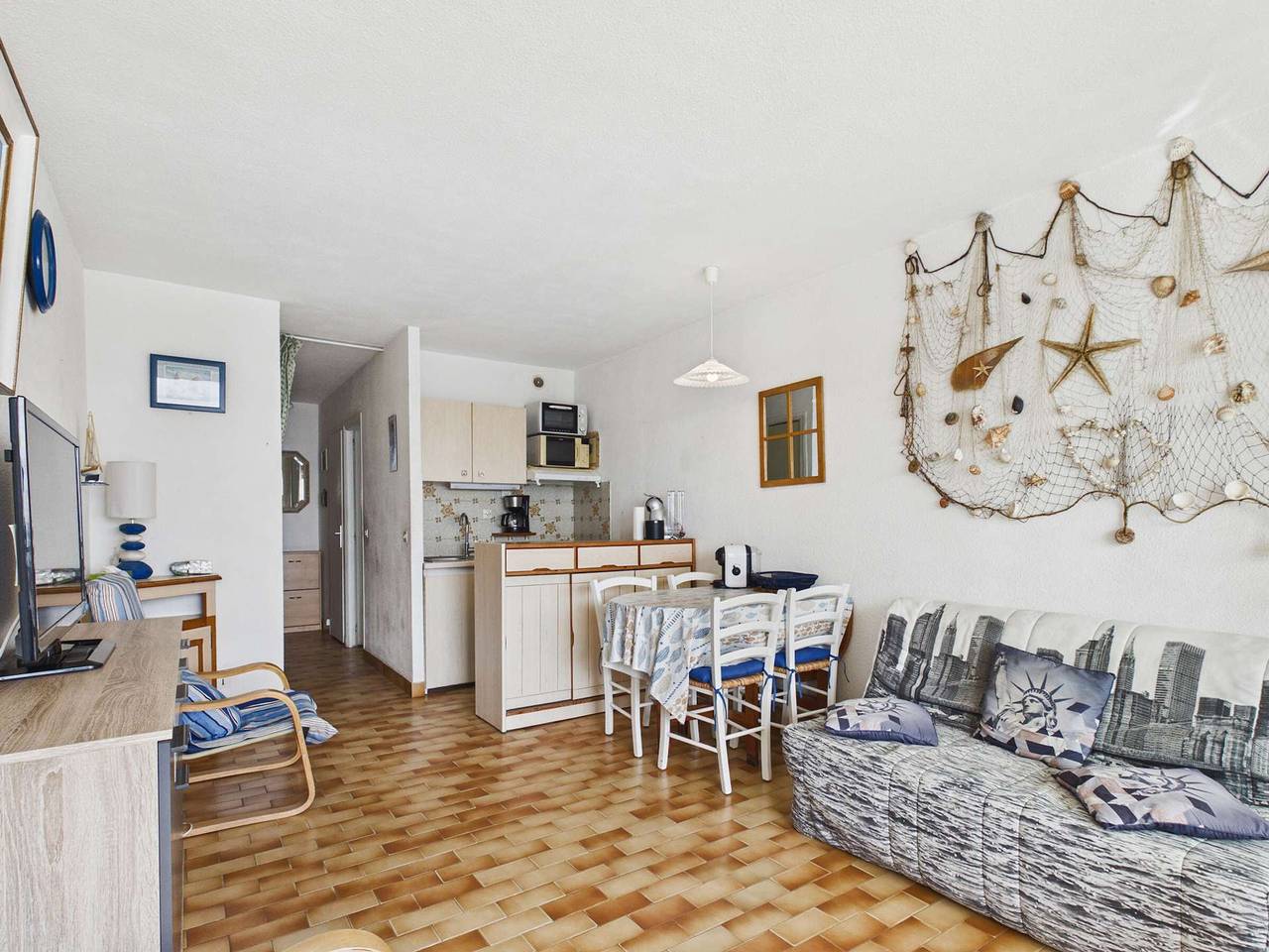 Ganze Wohnung, Meerblick: 2-Zimmer-Wohnung mit Kabine, Terrasse, für 5/6 Personen, 1. Etage mit Aufzug, in Grau d'Agde in Grau d’Agde, Agde