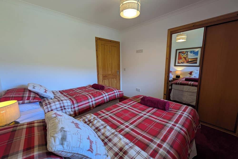 Stunning modern spacious 2 bedroom cottage in heart of the highlands - Loch Ness in Fort Augustus, Highlands